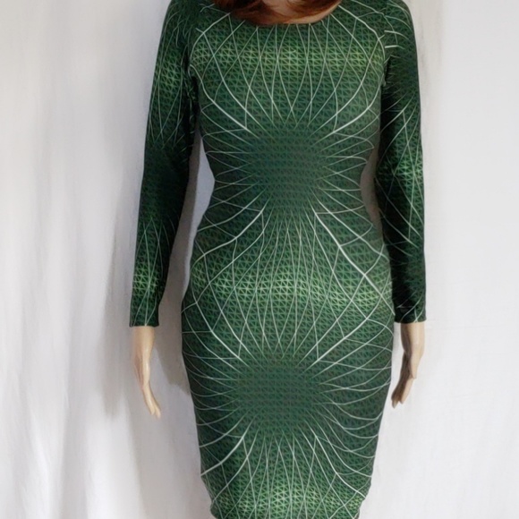 Dress - Picture 1 of 2